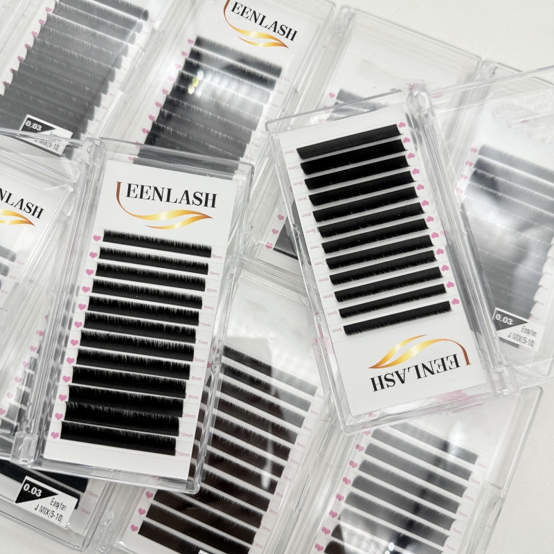 Matte Black Volume Classic Mega Volume Eyelash Extension